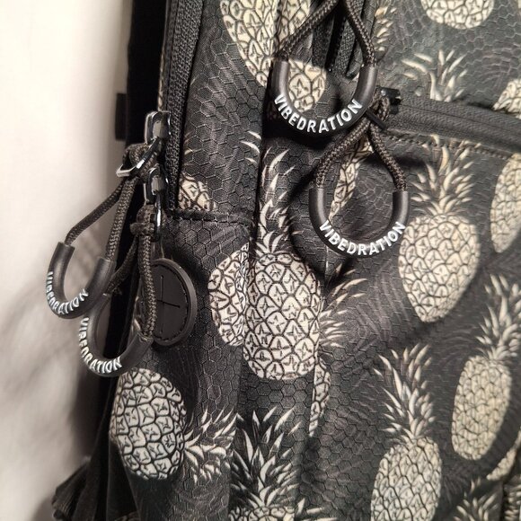 Vibedration Hydration Backpack w/o bladder with Hat & Bag - blk wht pineapple main image 13